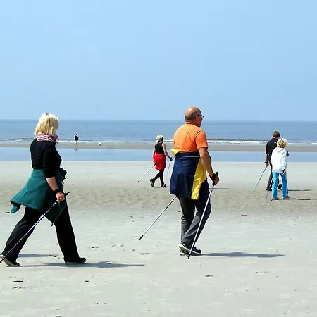アパートホテル Amber Coast & Sea 3*